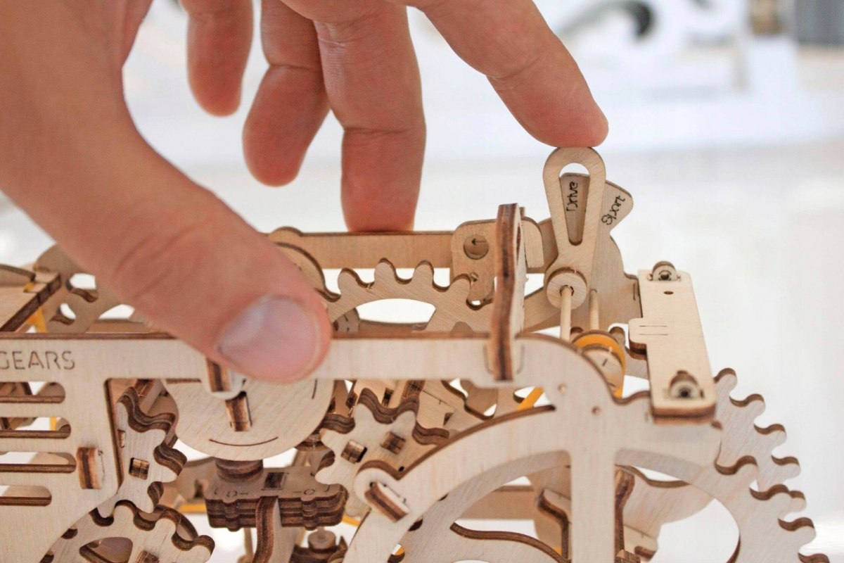 Puzzle-3D-drewniane-model-traktor-pojazd-Ugears-4 Puzzle-3D-drewniane-model-traktor-pojazd-Ugears-4