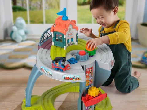 Kolejka Tomek i Przyjaciele STOLIK 360° 60cm interaktywny + akces. ZA6183