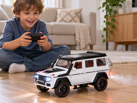 Samochód zdalnie sterowany Brabus G800 metalowy otwierane drzwi LED RC0771