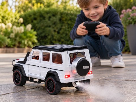 Samochód zdalnie sterowany Brabus G800 metalowy otwierane drzwi LED RC0771