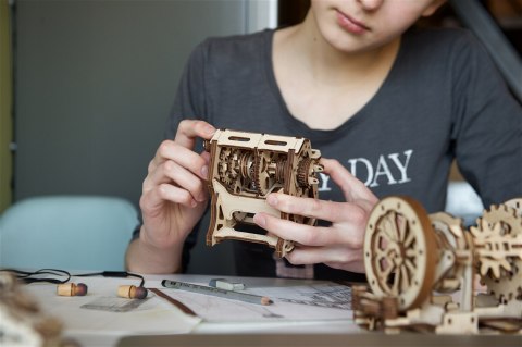 Puzzle 3D Skrzynia Biegów Ugears drewniana