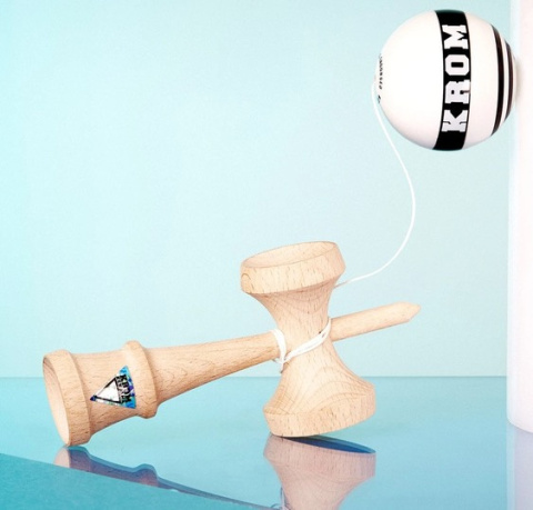 Kendama KROM Strogo White drewniana