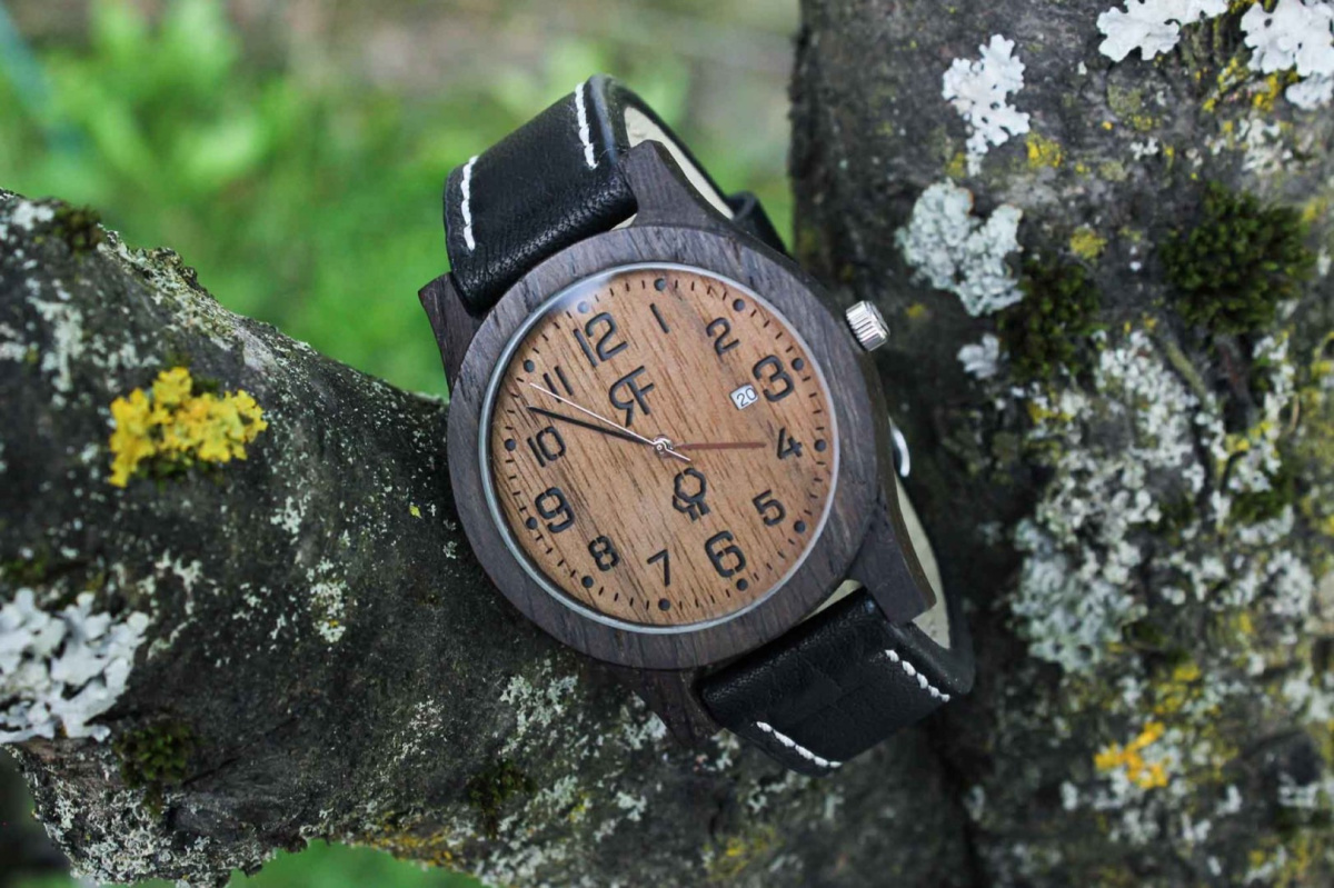 Zegarek drewniany Classic czarny dąb
