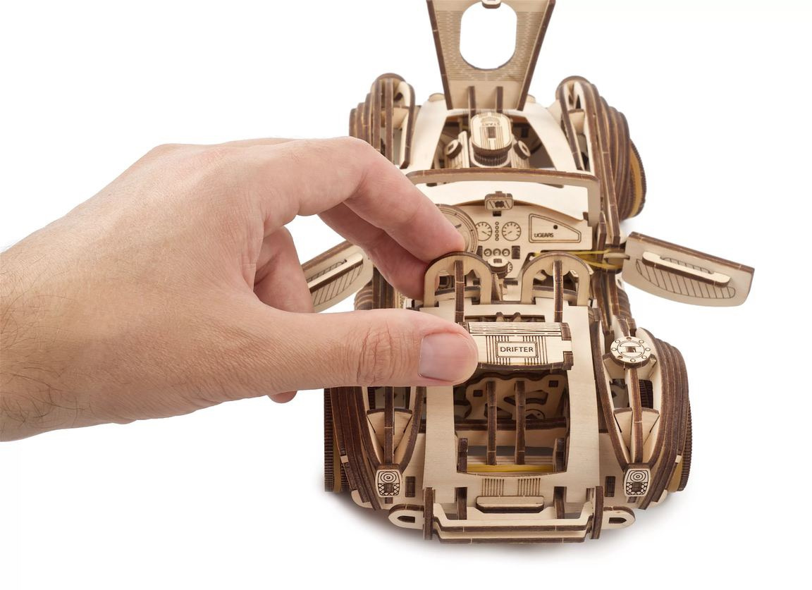 puzzle-3d-auto-ugears-cobra-model-drewniany-5 puzzle-3d-auto-ugears-cobra-model-drewniany-5
