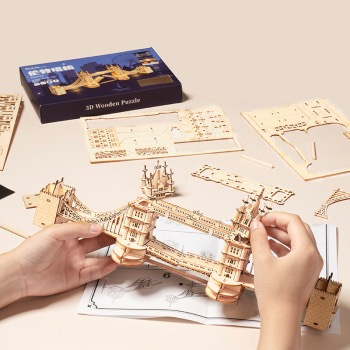 puzzle-3d-budynki-model-tower-bridge-robotime-4