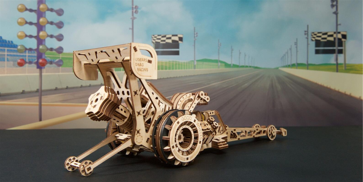 puzzle-3d-ugears-dragster-model-drewniany-4 puzzle-3d-ugears-dragster-model-drewniany-4