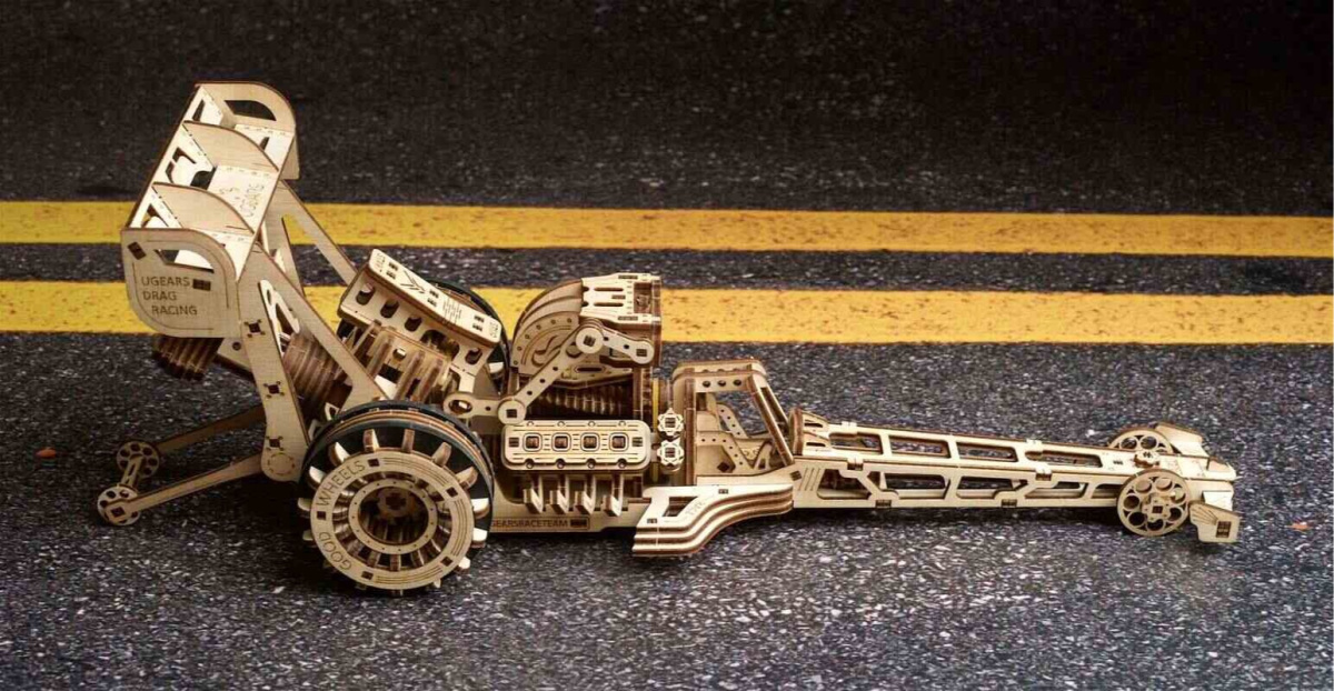 puzzle-3d-ugears-dragster-model-drewniany-7 puzzle-3d-ugears-dragster-model-drewniany-7