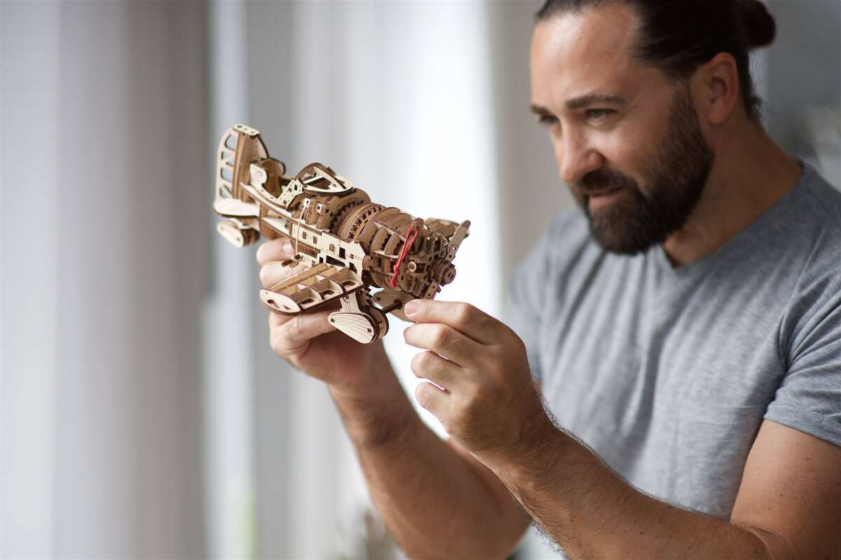 puzzle-3d-samolot-model-ugears-3 puzzle-3d-samolot-model-ugears-3