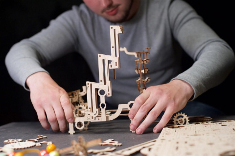 Puzzle 3D Tor Kulkowy Wciągnik Poziomowy Ugears