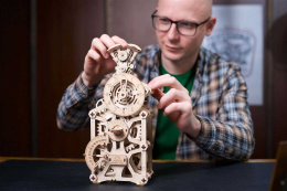 Puzzle 3D Zegar Engine Clock Ugears drewniany