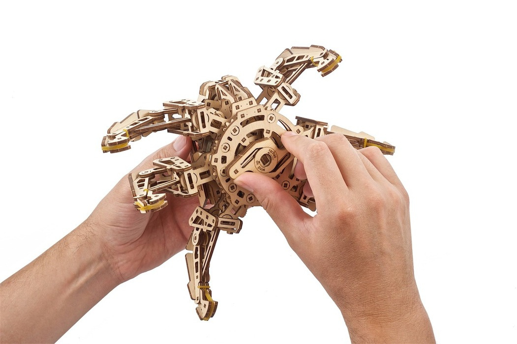 puzzle-3d-ugears-hexapod-model-drewniany-4 puzzle-3d-ugears-hexapod-model-drewniany-4