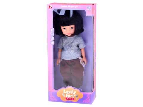 Lovely Girl Lalka z krótkimi czarnymi włosami w sportowym stroju 33cm ZA5849