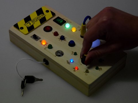 Drewniana TABLICA manipulacyjna Montessori - elektryczne diody LED ZA5944