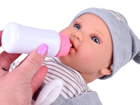 Lalka BOBAS interaktywna 46cm - w niebieskich spodenkach + akcesoria ZA5835